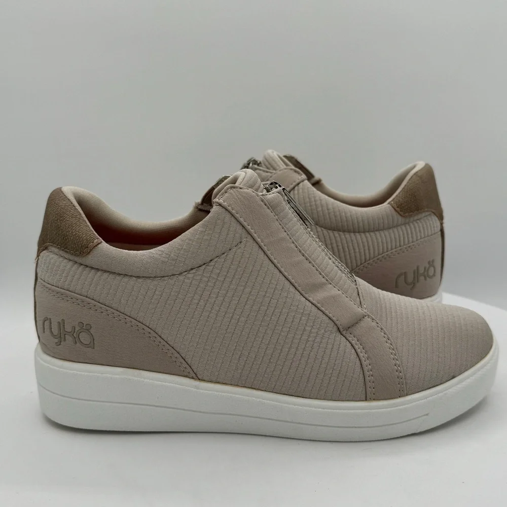 RYKA VIBE WOMENS SPORT CASUAL SNEAKER/SHORT BOOT SIZE 7.5 W/EU 37.5 CLR CHATAUPE